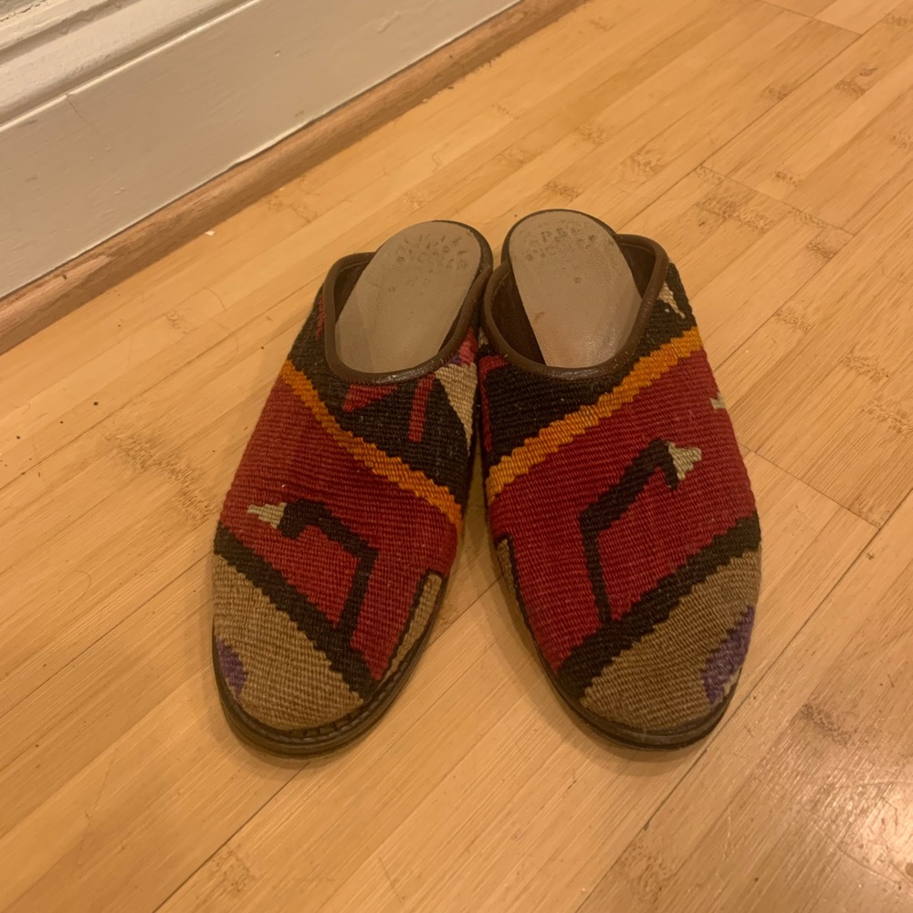 Vintage woven mules